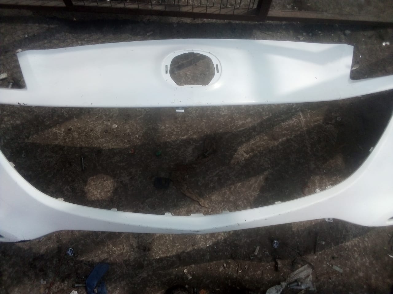 PARACHOQUES DELANTERO MAZAD 3 2012 AL 2013